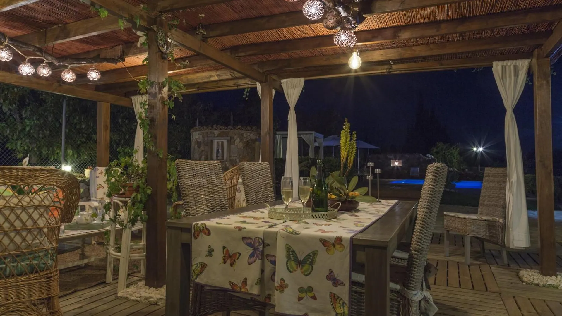 Yourhouse Es Moya Des Pins contacts